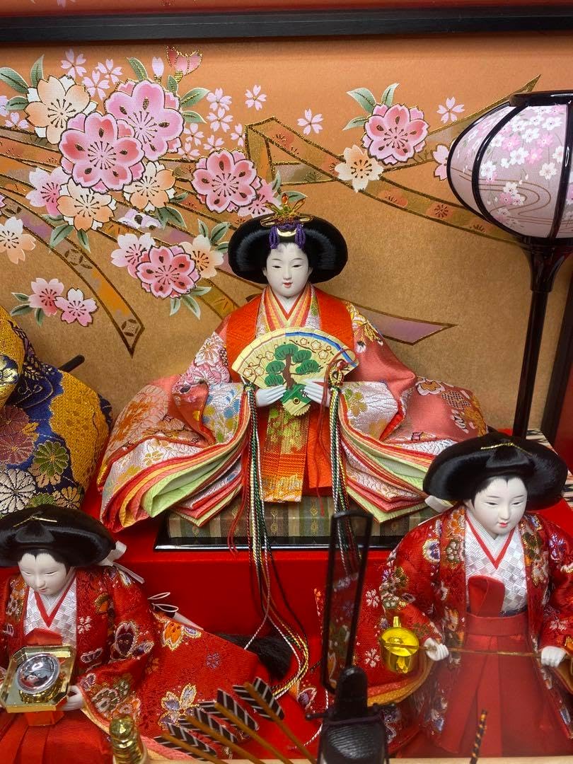 東京久月　雛人形オルゴール付き七人飾り・間口約６１×奥行約４０×高さ約４３㎝ 東京久月 雛人形オルゴール付き七人飾り・間口約61×奥行約39